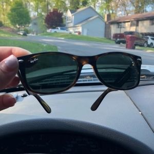 Rayban new Wayfarer 52/18 sunglasses